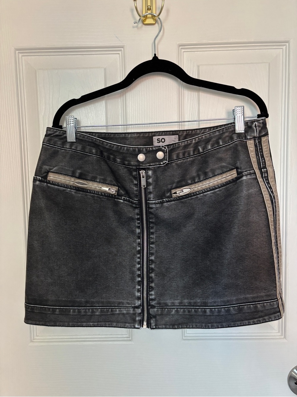 Juniors' SO® Vintage Washed Faux Leather Mini Skirt Like New